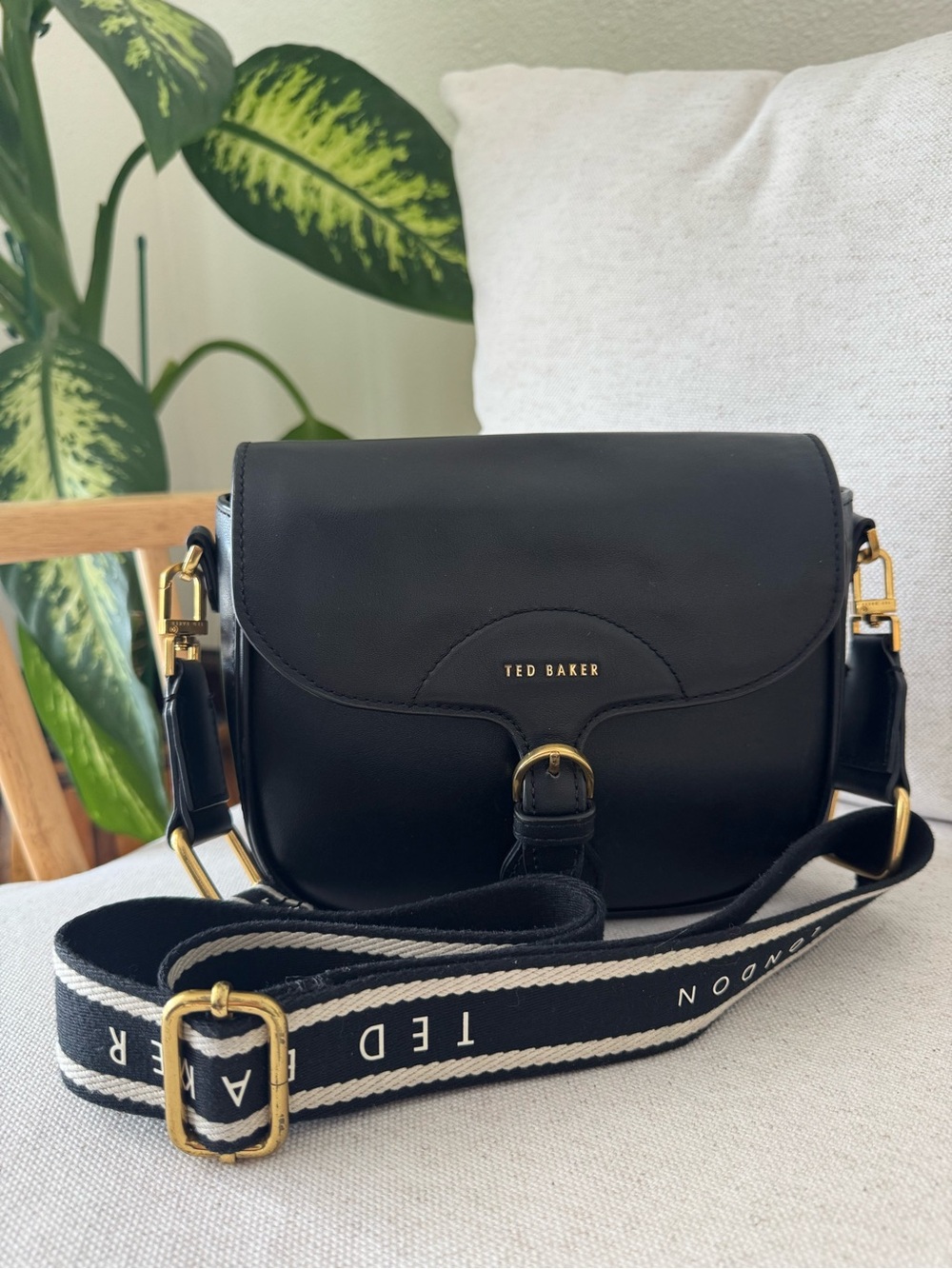 Ted Baker Esia Webbing Black Saddle Leather Crossbody Bag Purse Branded Strap